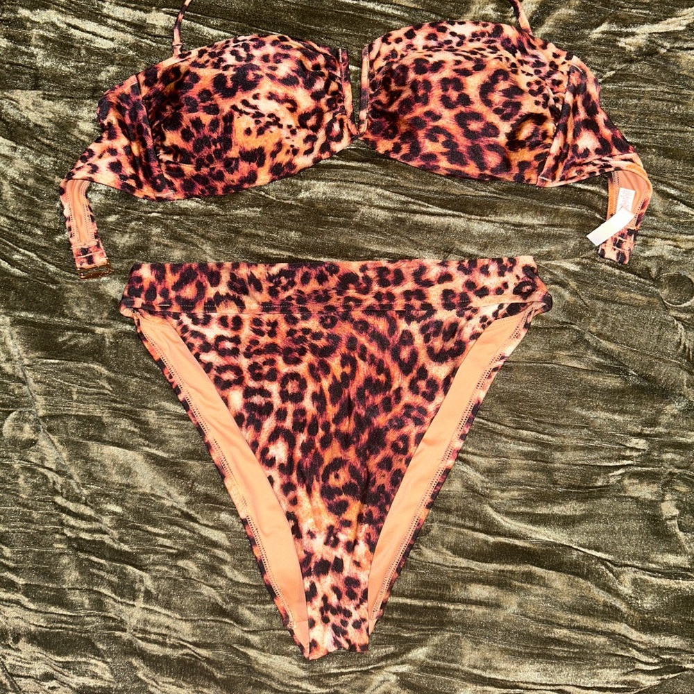 Victorias Secret Bikini! Size large, barely ever worn. Super cute!